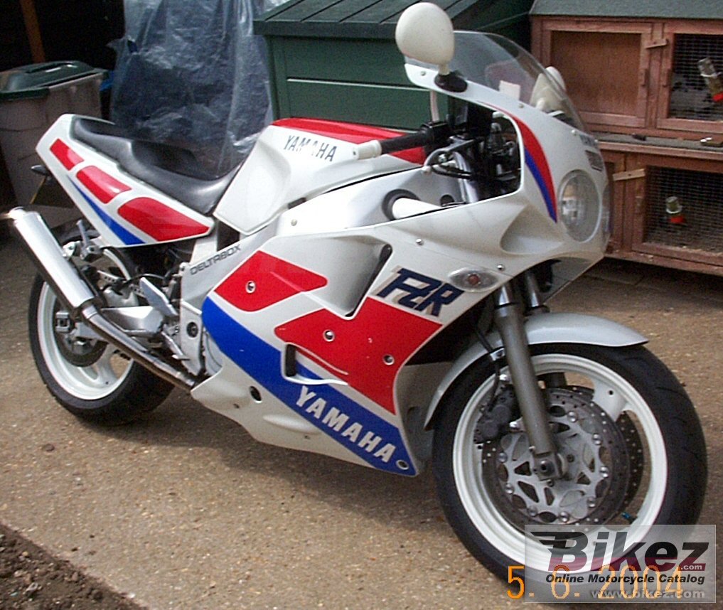 Big Spence From Bournemouth fzr 1000 picture and wallpaper from Bikez.com